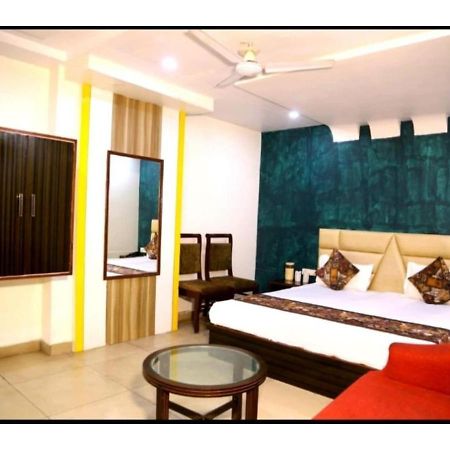 Hotel Kirandeep Agra Агра Екстериор снимка