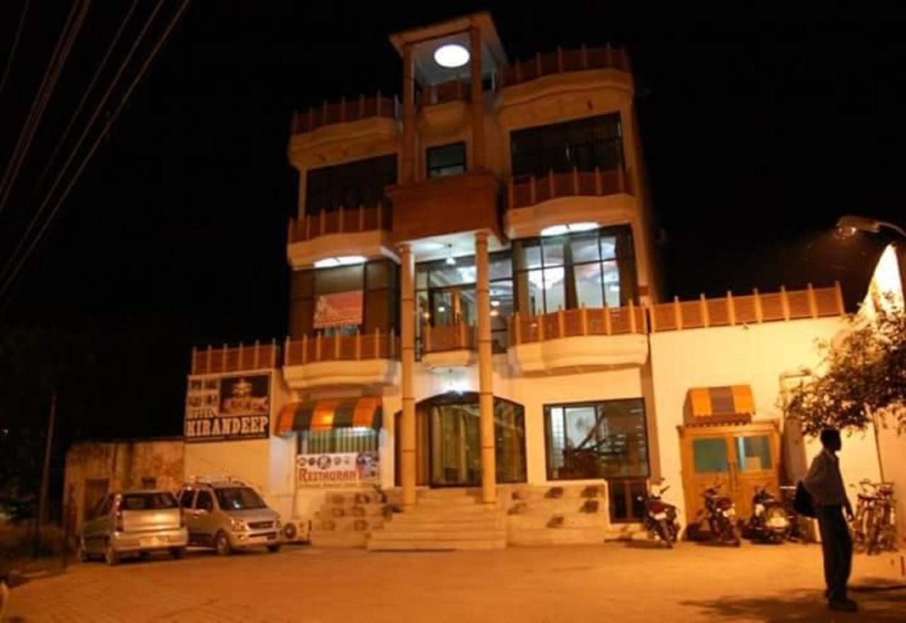 Hotel Kirandeep Agra Агра Екстериор снимка