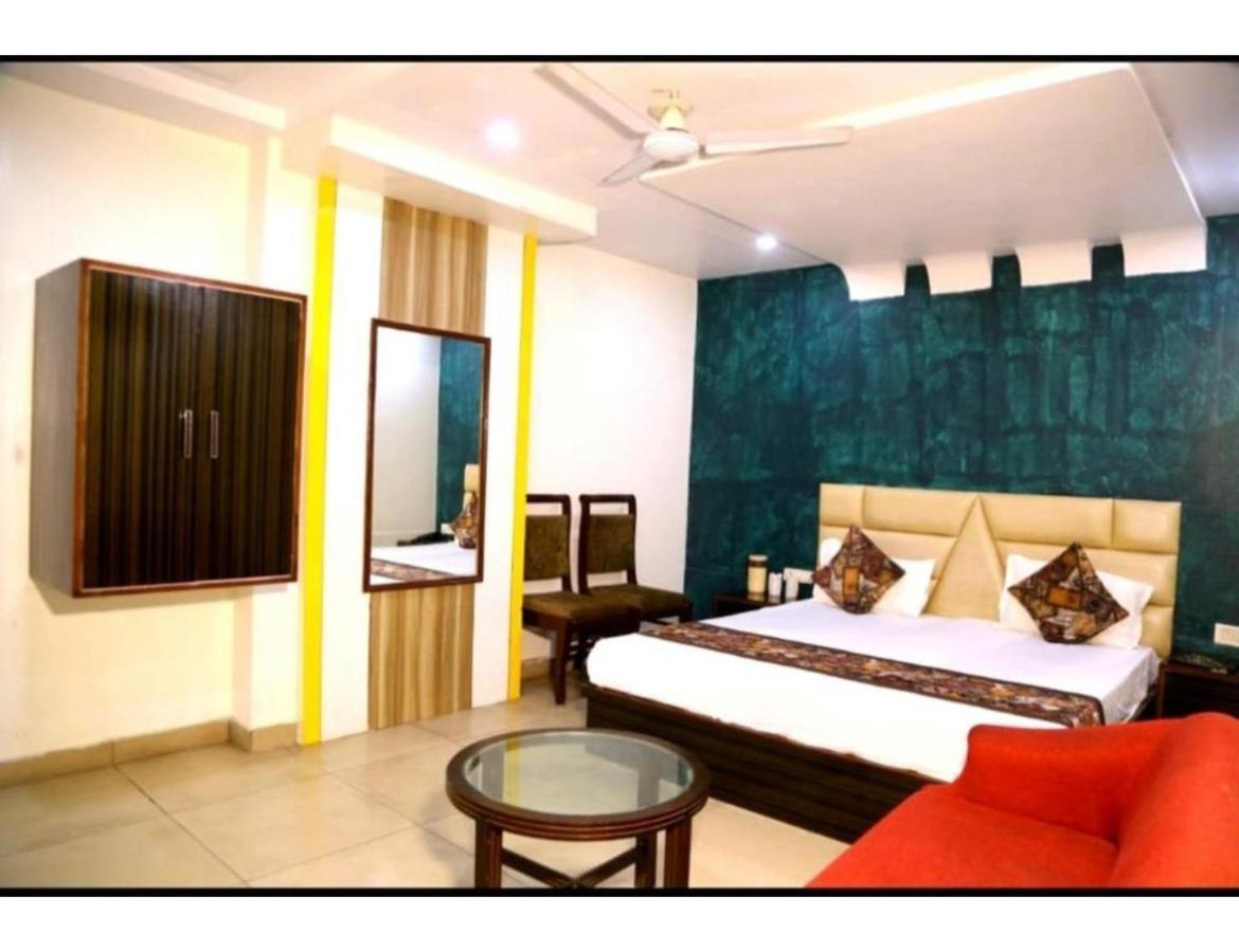 Hotel Kirandeep Agra Агра Екстериор снимка