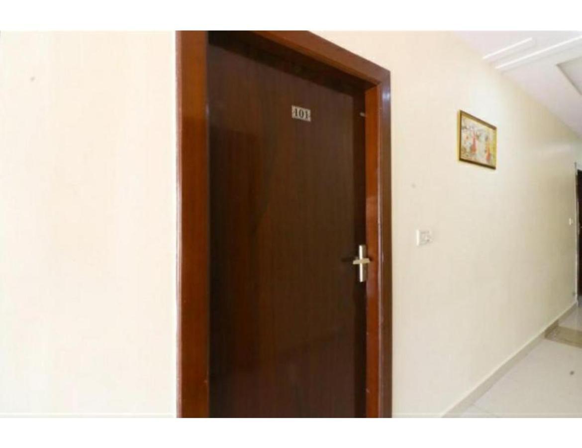 Hotel Kirandeep Agra Агра Екстериор снимка